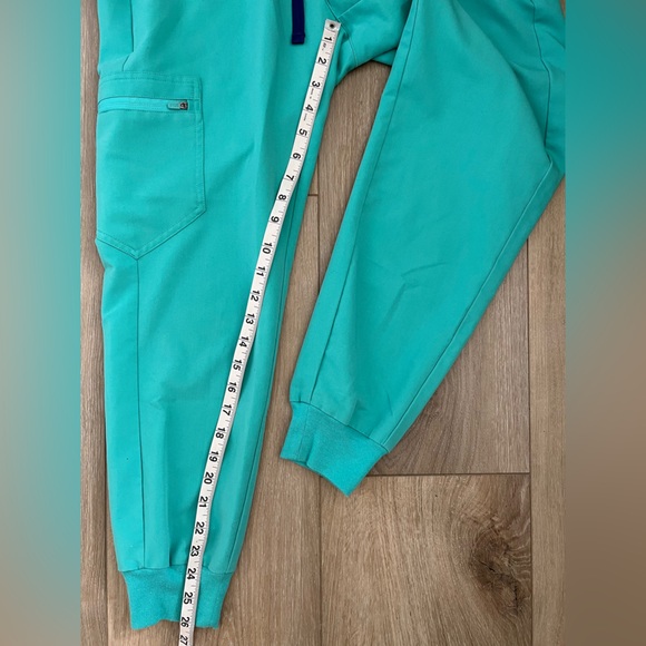 FIGS Zamora Jogger Scrub Pants EUC - Picture 7 of 10